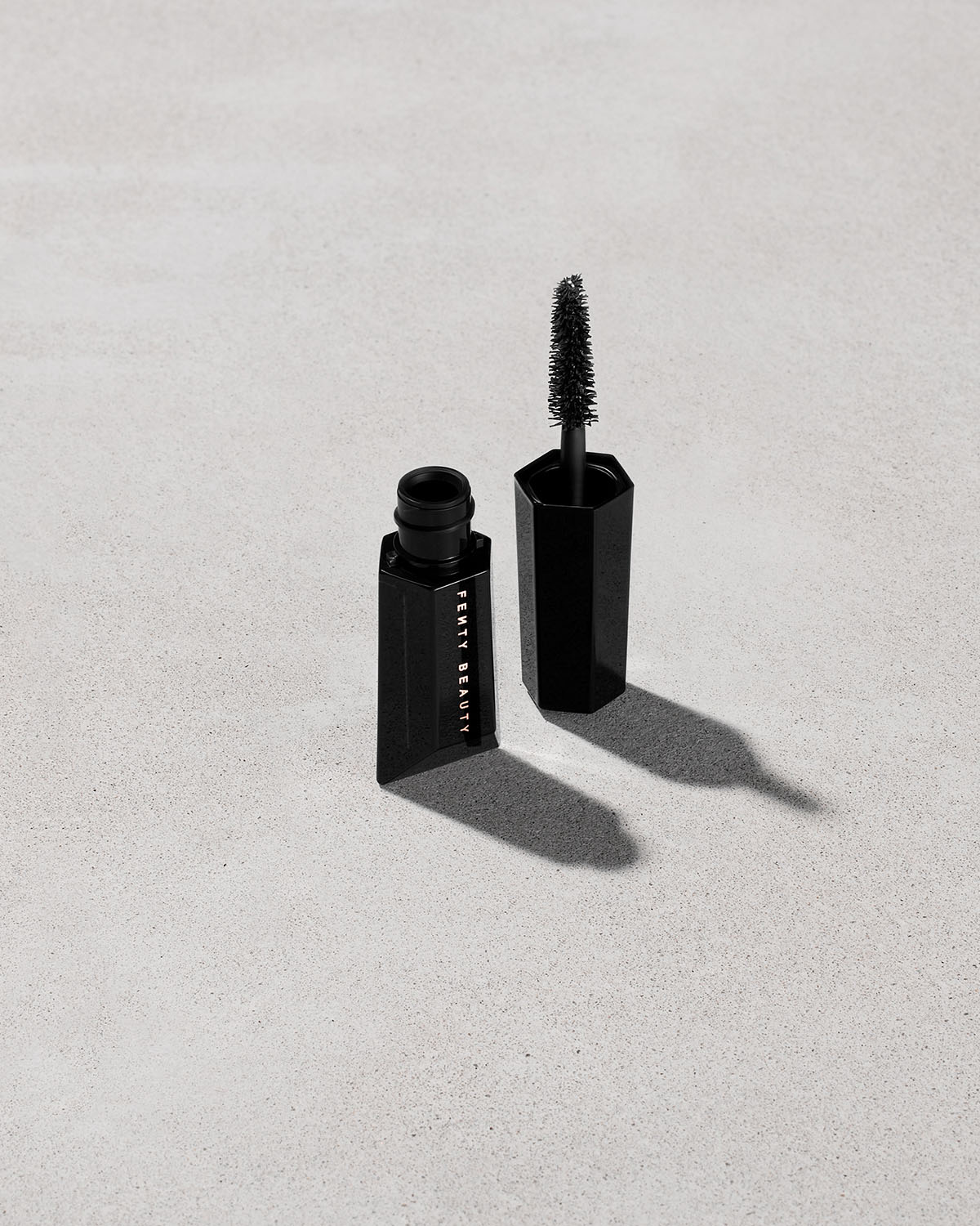 Fenty Beauty Hella Thicc Volumizing Mascara Mini – Cuz I'm Black